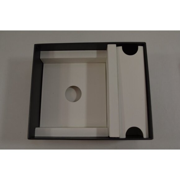 Apple TV Set with Remote - Black and White - Picture 12 of 12